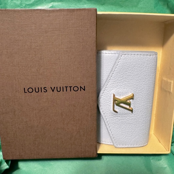 Louis Vuitton Compact Tri-fold Wallet- Baby Blue - Picture 3 of 15